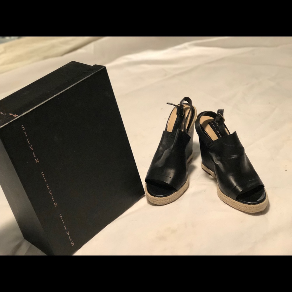 Steve madden black wedges